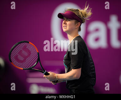 Elina Svitolina der Ukraine wärmt für Ihr halbfinale am 2019 Qatar Total Open WTA Premier Tennis Turnier Stockfoto