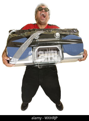Hysterische Mann mit Sonnenbrille und Klebeband Boom Box Stockfoto