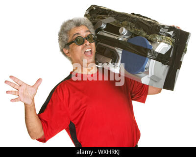 Aufgeregt Gesang reifer Mann mit Boom Box Stockfoto