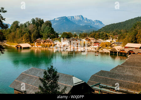 Panorama der idyllischen Konigssee, einer wunderschönen alpinen See in Bayern, Deutschland Stockfoto