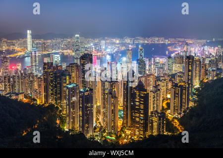 Stadt Blick vom Victoria Peak bei Nacht Hongkong, China Stockfoto