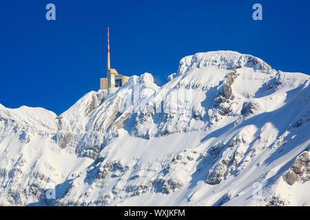 Gebäude auf der Spitze des Berges Säntis (2502 m), dem höchsten Berg im Alpstein Massivs. Appenzell. Stockfoto