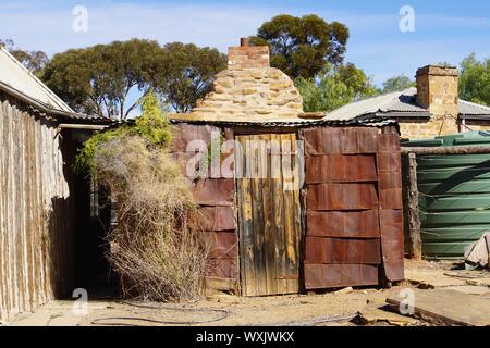 Verwitterte Alte Hütte in einem kleinen Outback Stadt Stockfoto