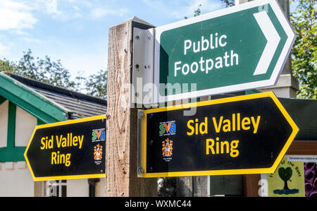 Wegweiser für die Sid Valley Ring, eine 20 km lange Wanderweg rund um das Devon Valley um Sidmouth Stockfoto