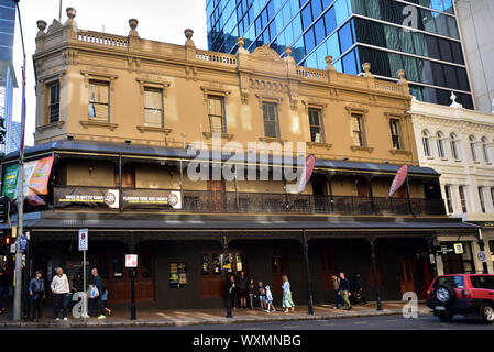 Hotel im viktorianischen Stil, niedrigen Block, historischen Gebäude in der Stadt Brisbane, Australien Stockfoto