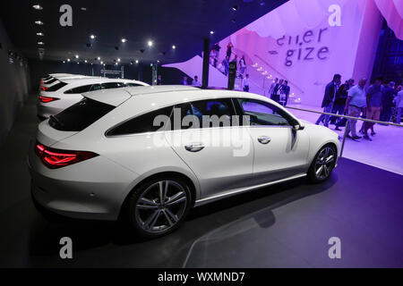 Die deutschen Automobilhersteller Mercedes-Benz zeigt die Mercedes-Benz CLA 200 Shooting Break an der 2019 Internationale Automobil-Ausstellung (IAA). (Foto von Michael Debets/Pacific Press) Stockfoto