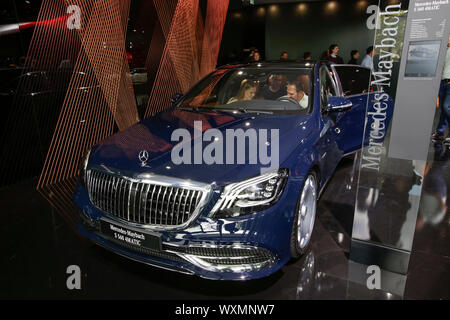 Mercedes-Maybach, einer Automobilmarke aus der deutsche Autohersteller Daimler, zeigt die Mercedes-Maybach S 560 4MATIC im Jahr 2019 Internationale Automobil-Ausstellung (IAA). (Foto von Michael Debets/Pacific Press) Stockfoto