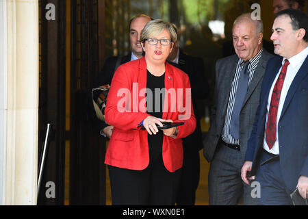 SNP MP Joanna Cherry außerhalb des Supreme Court in London, wo Richter erwägen rechtliche Herausforderungen an Premierminister Boris Johnson die Entscheidung des Parlaments zu suspendieren. Stockfoto