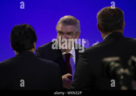 Peking, China. 17 Sep, 2019. IOC-Präsident Thomas Bach ist, bevor die Beijing 2022 Olympischen und Paralympischen Winterspiele Maskottchen starten in Peking, der Hauptstadt von China, Sept. 17, 2019 gesehen. Credit: Li Ming/Xinhua/Alamy leben Nachrichten Stockfoto