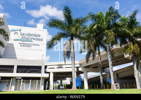 Fort Lauderdale, Florida - April 6, 2019: Logo Der Flughafen Fort Lauderdale (FLL) in Florida. Stockfoto