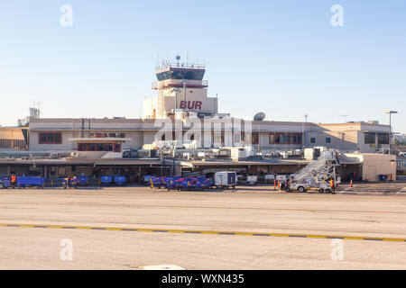 Burbank, Kalifornien - 10. April 2019: Terminal von Burbank Bob Hope Airport (BUR) in Kalifornien. Stockfoto