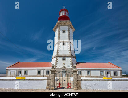 Leuchtturm am Cabo Espichel, Costa Azul (blaue Küste), Setúbal Distrikt, Region Lissabon, Portugal Stockfoto