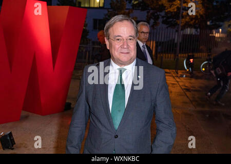 Bonn, Deutschland. 16 Sep, 2019. Armin Laschet bei der Verleihung des Staatspreis des Landes Nordrhein-Westfalen im Jahr 2019 an Klaus Topfer im Wccb. Bonn, 16.09.2019 | Verwendung der weltweiten Kredit: dpa/Alamy leben Nachrichten Stockfoto