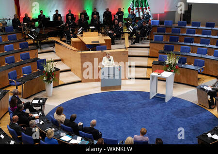 Bonn, Deutschland. 16 Sep, 2019. Angela Merkel bei der Vergabe des Staatspreis des Landes Nordrhein-Westfalen im Jahr 2019 an Klaus Topfer im Wccb. Bonn, 16.09.2019 | Verwendung der weltweiten Kredit: dpa/Alamy leben Nachrichten Stockfoto