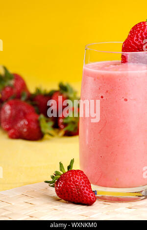 Erdbeere Sommer trinken Stockfoto