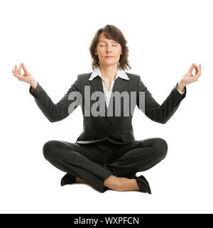 Geschäftsfrau sitzen im Lotussitz Blume des Yoga. Isoliert auf weiss Stockfoto