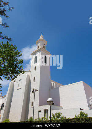 Menorca Sant Lluis San Luis weiße mediterrane Kirche in Balearen Stockfoto