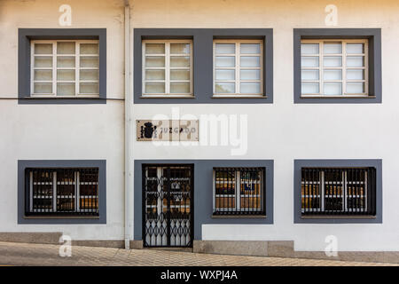 Cambre/Spanien - 16. September 2019: Lokale Richter Büro für Cambre Spanien. Juzgado Büro Cambre Stockfoto