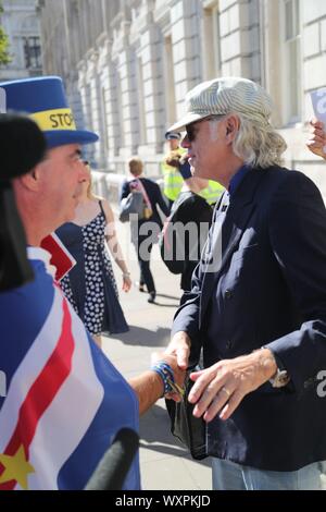 London, Großbritannien. 17 Sep, 2019. Bob Geldof Verlassen des Cabinet Office im Whitehall. Quelle: Uwe Deffner/Alamy leben Nachrichten Stockfoto