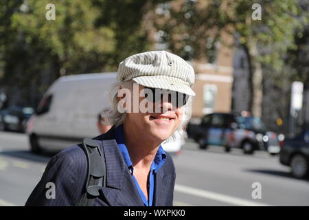 London, Großbritannien. 17 Sep, 2019. Bob Geldof Verlassen des Cabinet Office im Whitehall. Quelle: Uwe Deffner/Alamy leben Nachrichten Stockfoto