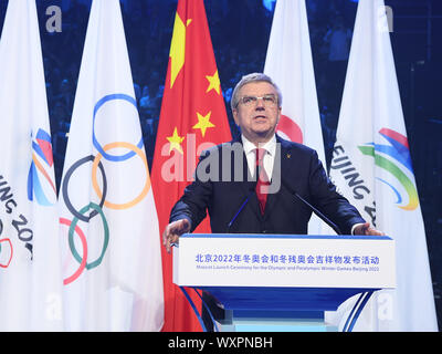 Peking, China. 17 Sep, 2019. Internationalen Olympischen Komitee (IOC) Präsident Thomas Bach Adressen die Beijing 2022 Olympischen Spiele und die Paralympischen Spiele Maskottchen starten in Peking, der Hauptstadt von China, Sept. 17, 2019. Credit: Shen Hong/Xinhua/Alamy leben Nachrichten Stockfoto