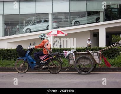 Chiangmai, Thailand - 29. August 2019: Private Honda Wave Motorrad. Auf der straße Nr. 1001 8 km von Chiang Mai City. Stockfoto