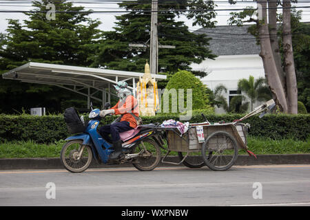 Chiangmai, Thailand - 29. August 2019: Private Honda Wave Motorrad. Auf der straße Nr. 1001 8 km von Chiang Mai City. Stockfoto