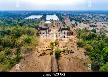 Wat Phou ist ein Relikt aus der Khmer Tempelanlage im Süden von Laos. Wat Phou liegt am Fuße des Berges Phou Kao, der Provinz Champasak, in der Nähe des Mekong gelegen. Stockfoto