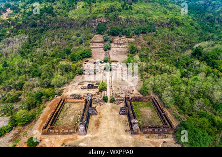 Wat Phou ist ein Relikt aus der Khmer Tempelanlage im Süden von Laos. Wat Phou liegt am Fuße des Berges Phou Kao, der Provinz Champasak, in der Nähe des Mekong gelegen. Stockfoto