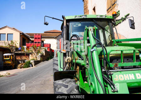 Landwirtschaftliche Motor, Vergisson, Burgund, Saône-et-Loire, Bourgogne-Franche-Comté Region, Frankreich Stockfoto