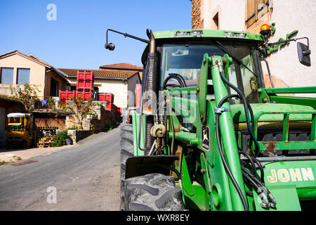 Landwirtschaftliche Motor, Vergisson, Burgund, Saône-et-Loire, Bourgogne-Franche-Comté Region, Frankreich Stockfoto