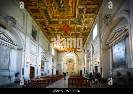 Innenraum der Kirche des Heiligen Sebastian in den Katakomben von San Sebastiano in Rom Italien Stockfoto