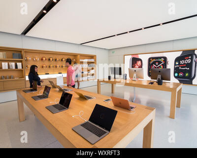 Cupertino, USA - 10. September 2018: Apple Store Unternehmen Campus im Silikon Valley, Endlosschleife ein, Hauptsitz Stockfoto