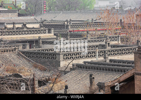 Die Dächer in der Altstadt von Pingyao aus der Stadt an der Wand gesehen Stockfoto