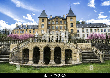 Schöne Gärten von Ansembourg Schloss im Tal der Sieben Schlösser in Luxemburg. Stockfoto