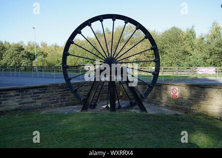 Grube Kopf wicklung Rad am Eingangsbereich des National Coal minning Museum für England Kellingley Wakefield Yorkshire England 17/09/2019 von Roy Hinchliffe Stockfoto