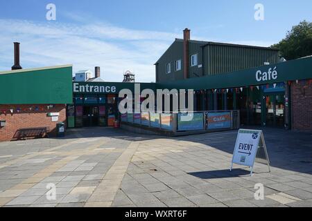 Der Eingang tt das Museum und das Café am National Coal minning Museum für England im Walkfield Yorkshire England Stockfoto