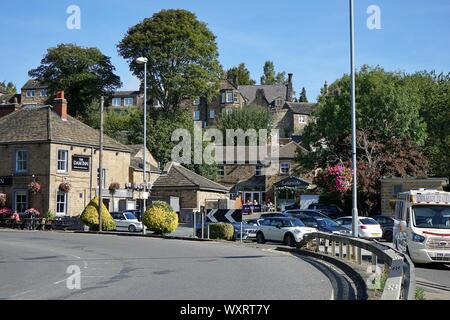 Der Damm Inn und Lakelandcafe und Icecream van an der Ecke des Newmillerdam Wakefield Yorkshire England Stockfoto