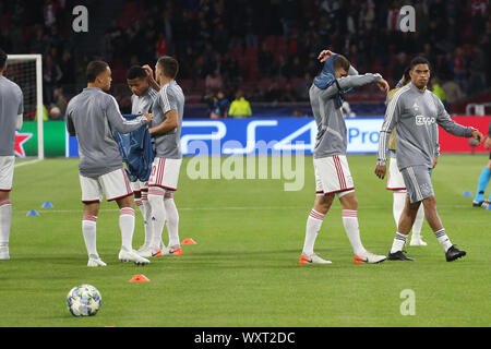 September 17, 2019: Amsterdam, Niederlande, 17. SEPTEMBER 2019: Ajax-Gruppe im ersten Spiel der UEFA Champions League 2019/20 Gruppe Runde zwischen AFC Ajax (Niederlande) und OSC Lille (Frankreich) an Johan Cruijff ArenA. Credit: Federico Guerra Maranesi/ZUMA Draht/Alamy leben Nachrichten Stockfoto
