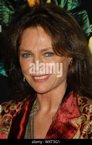 Jacqueline Bisset am Los Angeles Premiere von "Domino" gehalten an der Mann Grauman Chinese Theatre in Hollywood, CA. Die Veranstaltung fand am Dienstag, 11. Oktober 2005 statt. Foto von: SBM/PictureLux-Datei Referenz Nr. 33864-2452 SBMPLX Stockfoto