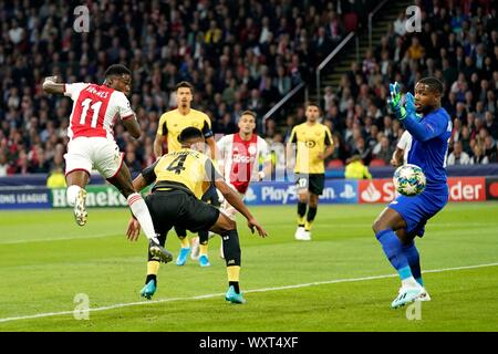 Amsterdam, Niederlande. 17. September 2019. Quincy Promes (Ajax) Ergebnisse 1-0 für Ajax während der UEFA Champions League 2019-20 Gruppe H Spiel zwischen Ajax-Lille am 17. September 2019 in Amsterdam, Niederlande. Credit: Sander Chamid/SCS/LBA/Alamy leben Nachrichten Stockfoto