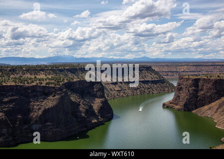 Schöne Sicht auf die Bucht Palisades State Park während einer bewölkt und sonnig Sommertag. In Oregon, Vereinigte Staaten von Amerika übernommen. Stockfoto