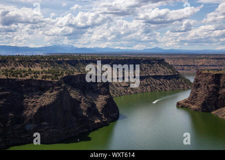Schöne Sicht auf die Bucht Palisades State Park während einer bewölkt und sonnig Sommertag. In Oregon, Vereinigte Staaten von Amerika übernommen. Stockfoto
