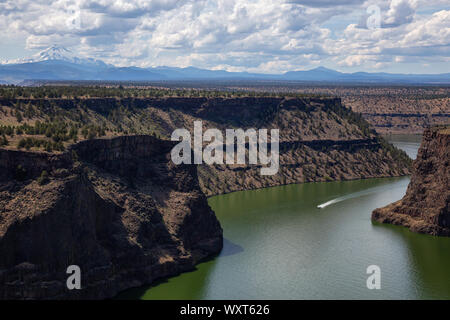 Schöne Sicht auf die Bucht Palisades State Park während einer bewölkt und sonnig Sommertag. In Oregon, Vereinigte Staaten von Amerika übernommen. Stockfoto
