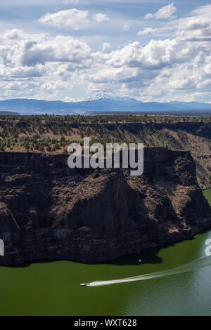 Schöne Sicht auf die Bucht Palisades State Park während einer bewölkt und sonnig Sommertag. In Oregon, Vereinigte Staaten von Amerika übernommen. Stockfoto