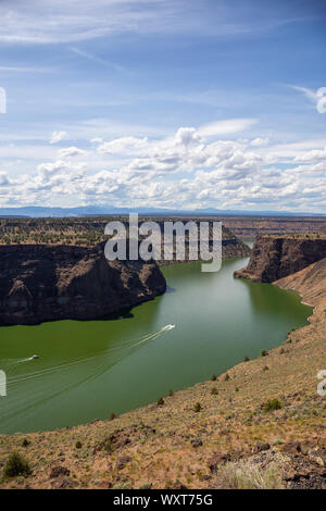 Schöne Sicht auf die Bucht Palisades State Park während einer bewölkt und sonnig Sommertag. In Oregon, Vereinigte Staaten von Amerika übernommen. Stockfoto