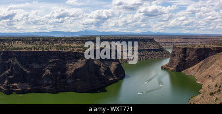 Schöne Sicht auf die Bucht Palisades State Park während einer bewölkt und sonnig Sommertag. In Oregon, Vereinigte Staaten von Amerika übernommen. Stockfoto