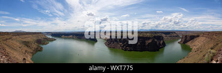 Schöne Sicht auf die Bucht Palisades State Park während einer bewölkt und sonnig Sommertag. In Oregon, Vereinigte Staaten von Amerika übernommen. Stockfoto