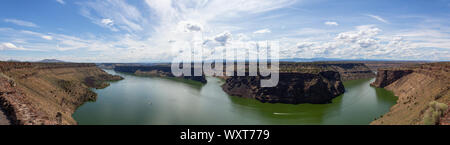 Schöne Sicht auf die Bucht Palisades State Park während einer bewölkt und sonnig Sommertag. In Oregon, Vereinigte Staaten von Amerika übernommen. Stockfoto
