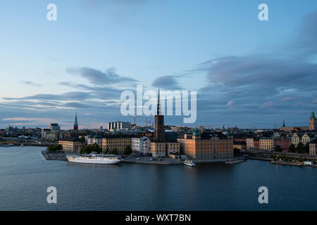 Stockholm, Schweden. September 2019. Einen Panoramablick auf die Insel Gamla Stan bei Sonnenuntergang Stockfoto